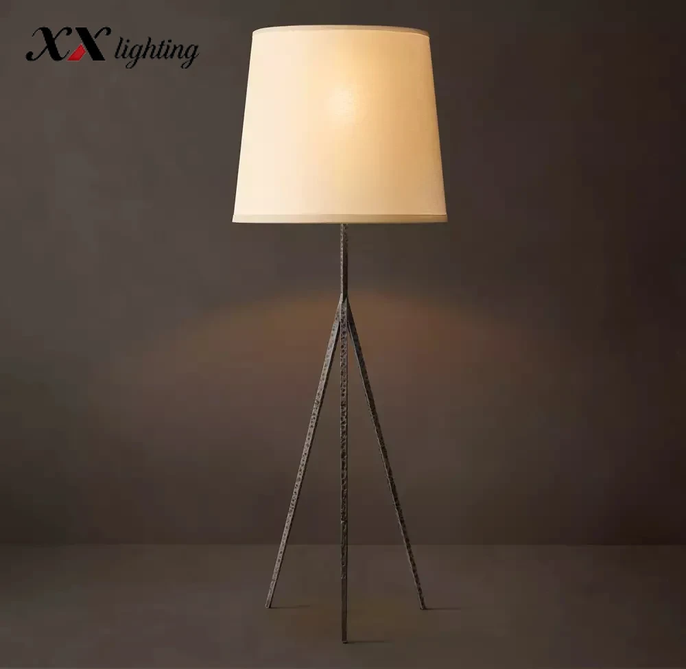 Wright Floor Lamp 24 inch - 25½ ″, Hammered Pewter